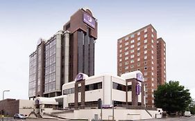 Premier Inn Sunbury - Kempton Park